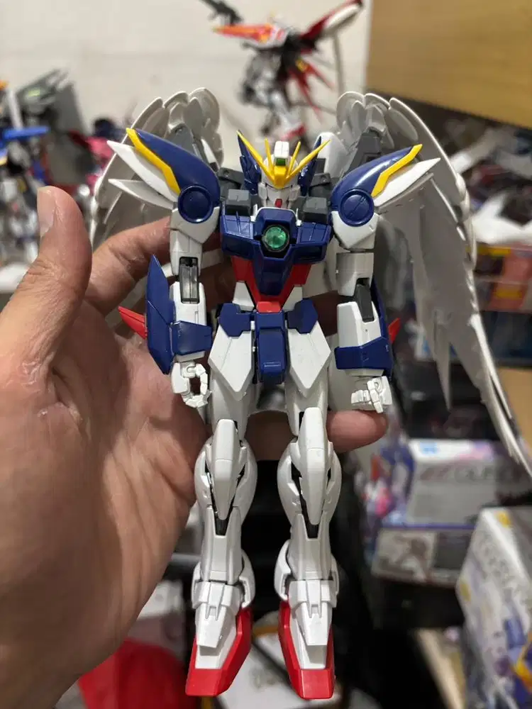 MG 1/100 WING GUNDAM ZERO EW BANDAI