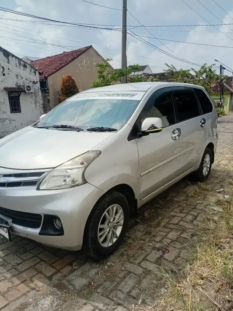 Xenia R Deluxe 2014 M/T