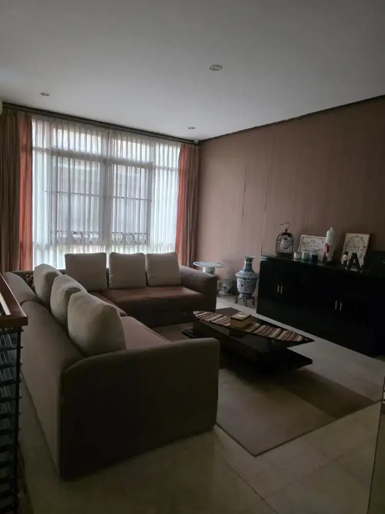 Rumah full furnished setraduta town house