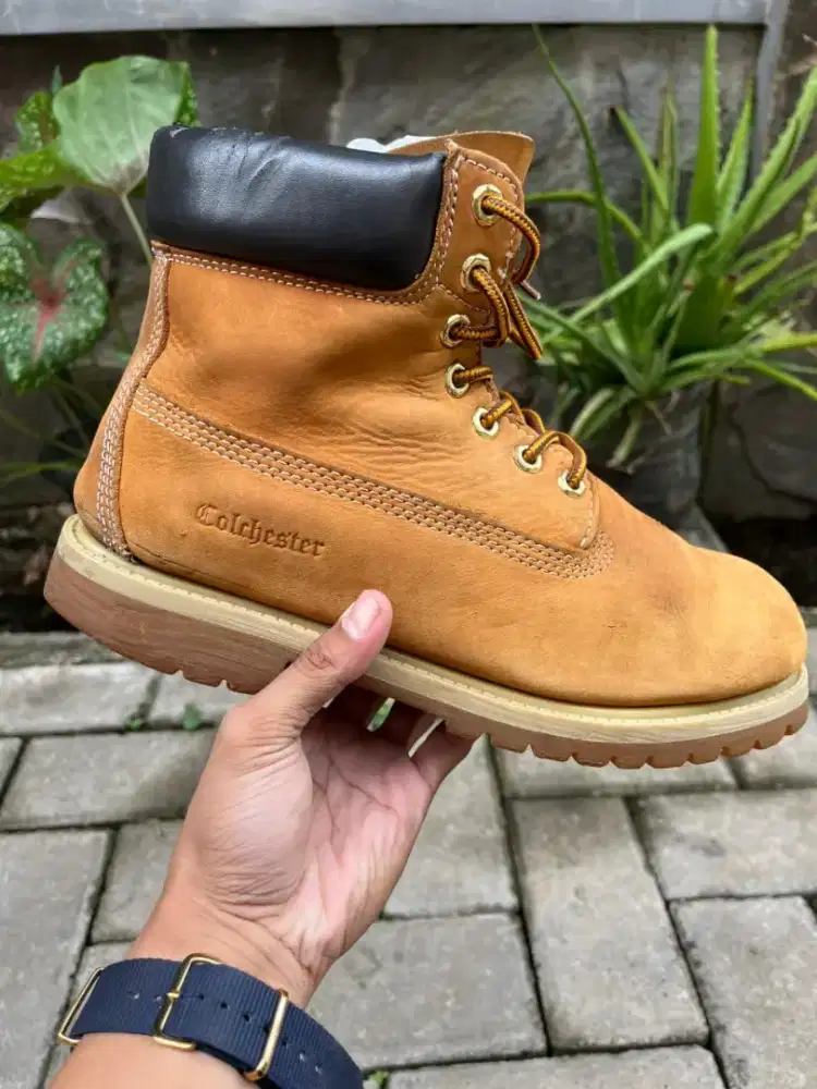 Sepatu kulit colchester