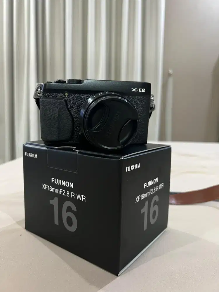 Fujifilm X-E2 with Fujinon XF-16mm F2.8 R WR