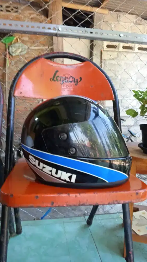 Helm Suzuki RGR jadul