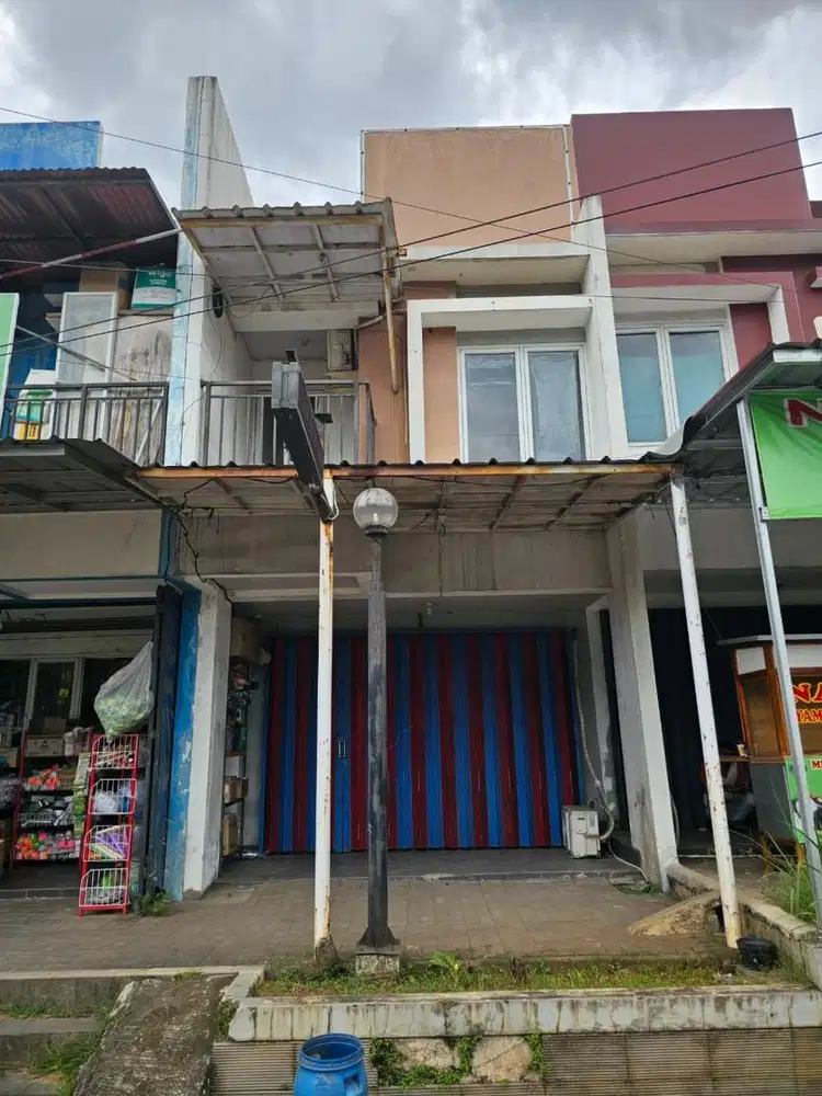 Ruko Strategis Disewakan - Lokasi Premium di Cibinong
