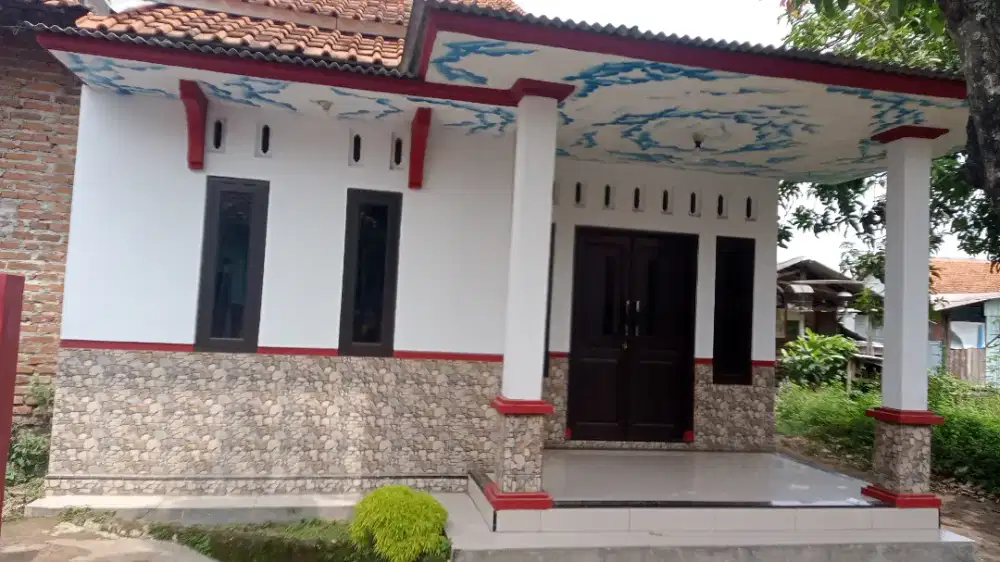 Rumah kampung nyaman dan asri