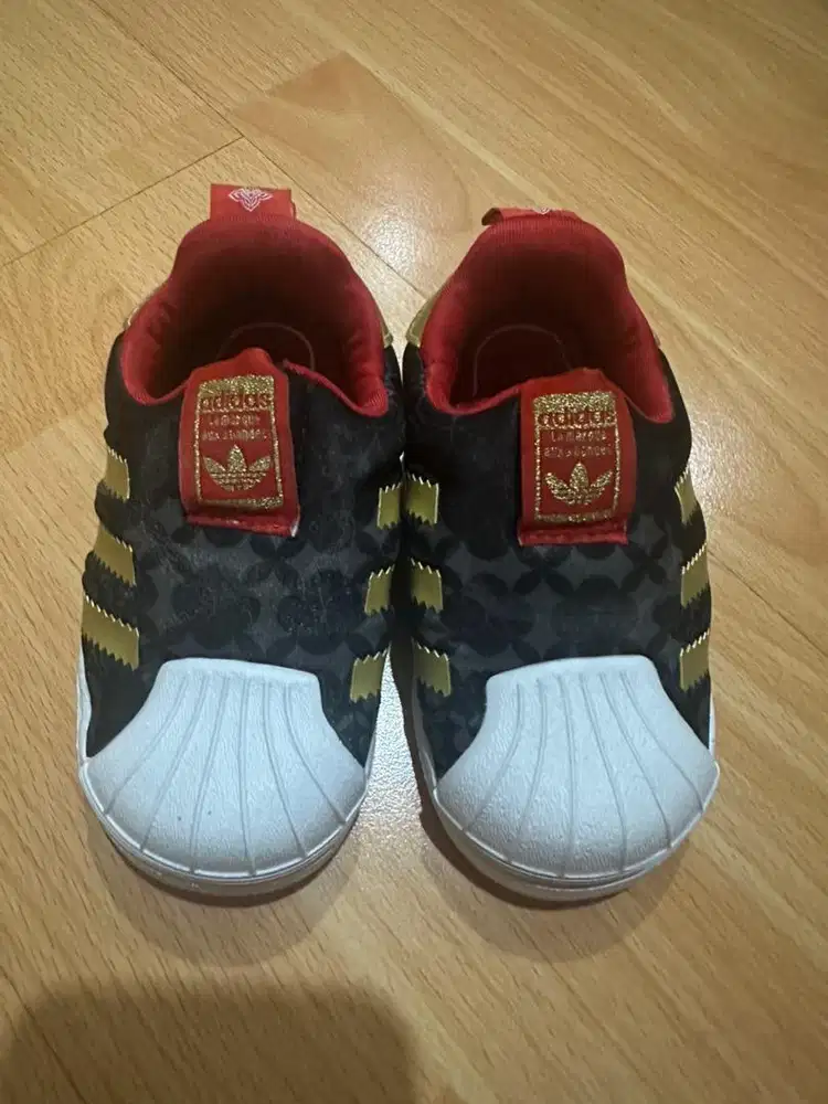 Sepatu second anak/preloved adidas hitam original