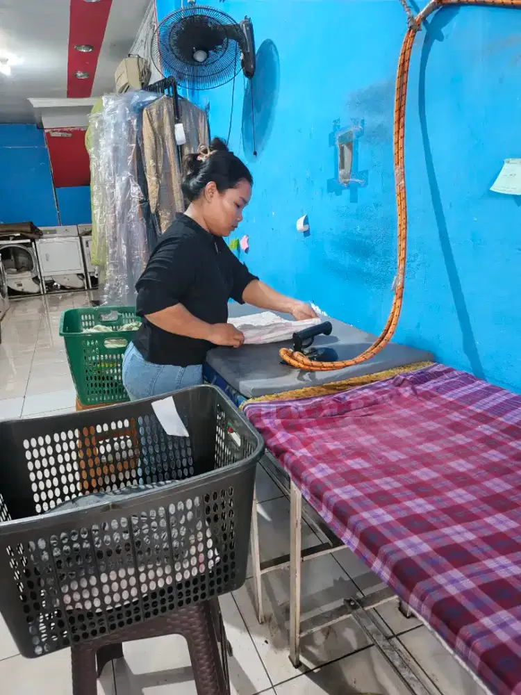 Karyawan laundry