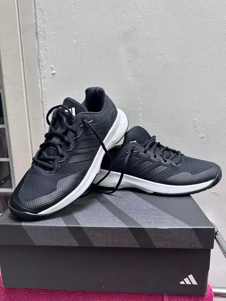 Jual rugi sepatu tennis/padel adidas gamecoutr 2m bisa dipakai daily