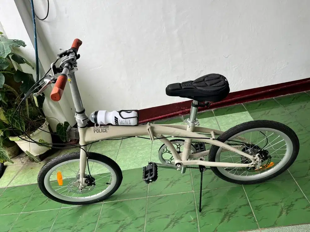 Sepeda lipat folding Police Milan sp 20 inch