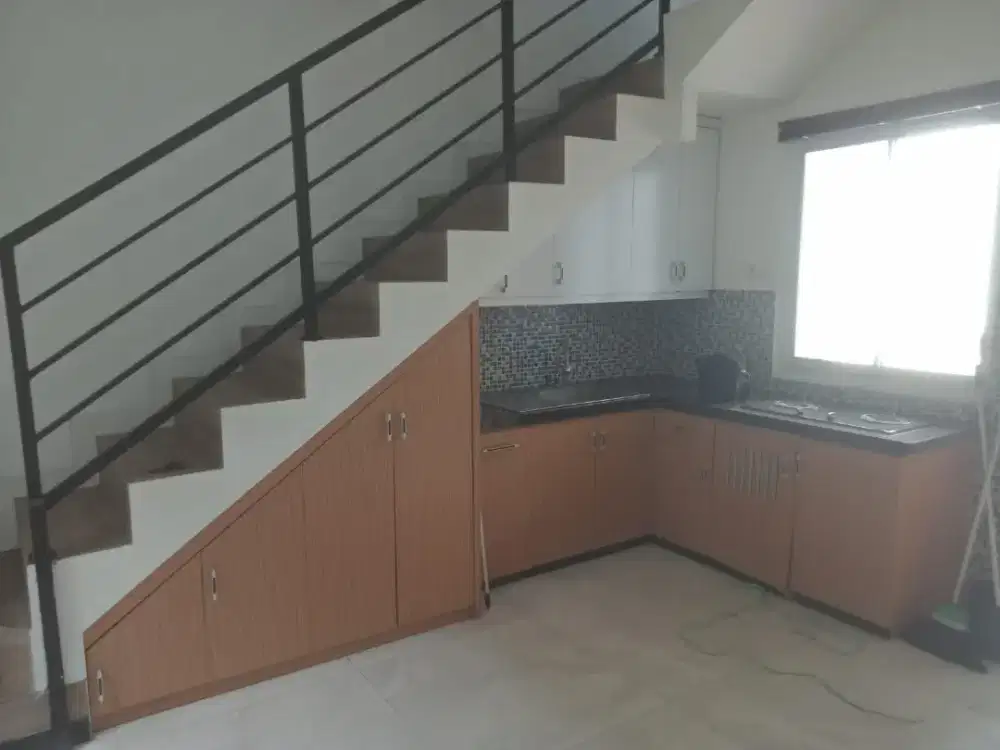 Murah dijual ruma full furnish dinar elok meteseh tembalang strategis