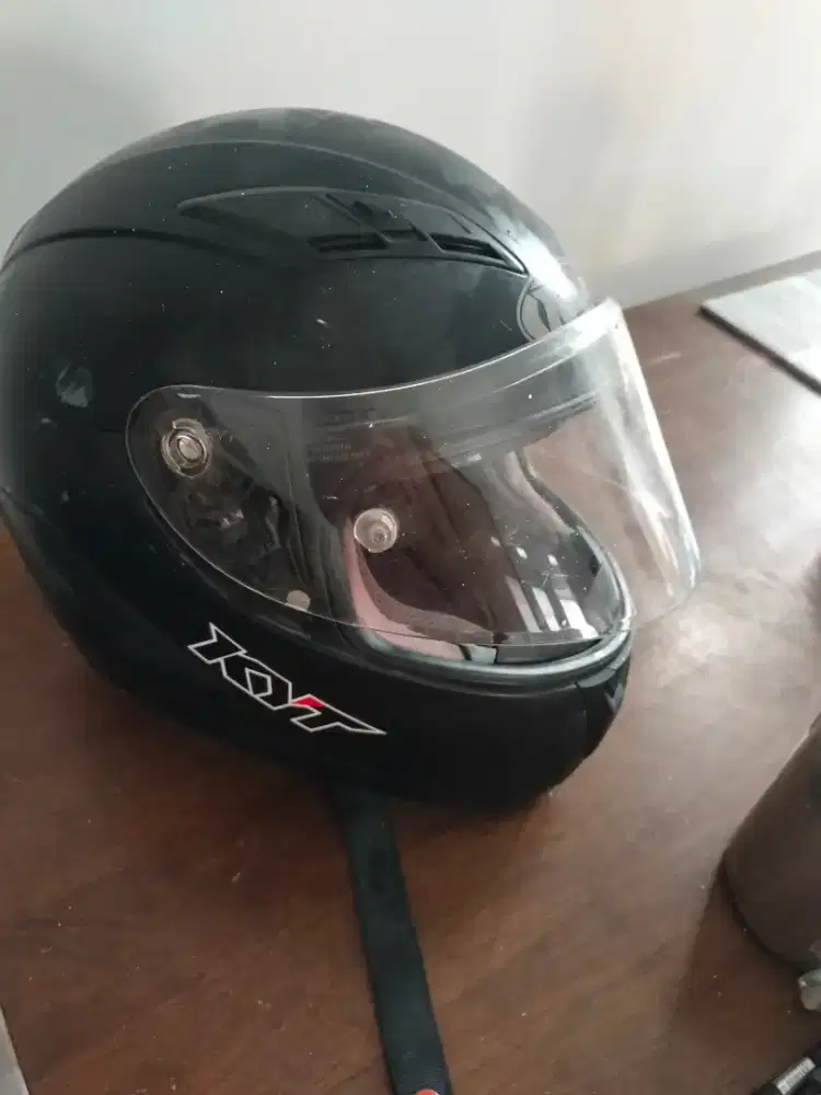 Helm Pria bekas