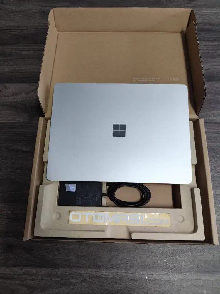 Surface Laptop 7th 13.8 X Elite 16GB 512GB Platinum Win 11 Pro Bekas