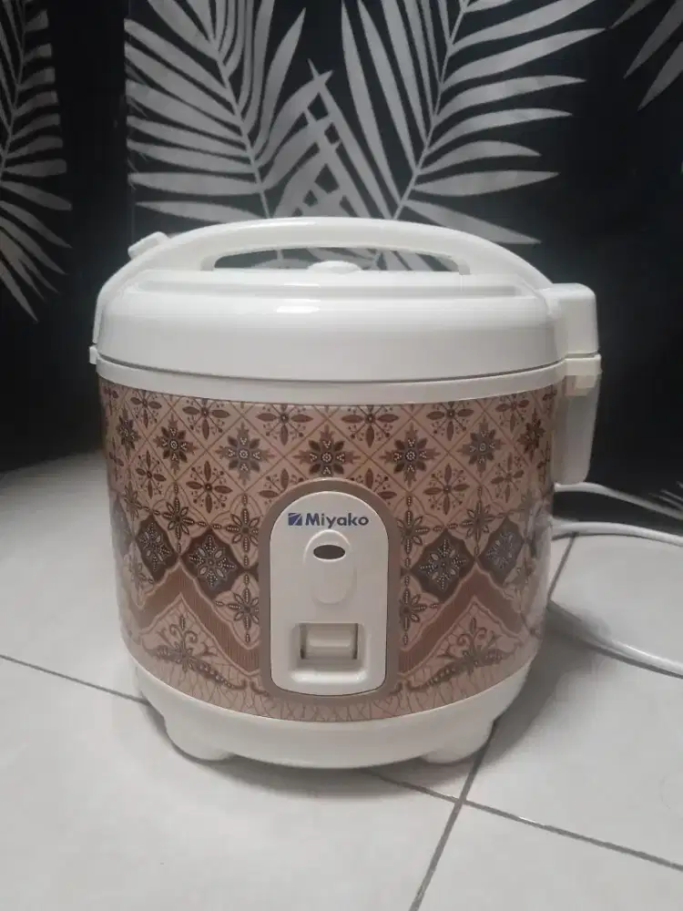 Miyako rice cooker mini 0.6 liter - PS-607