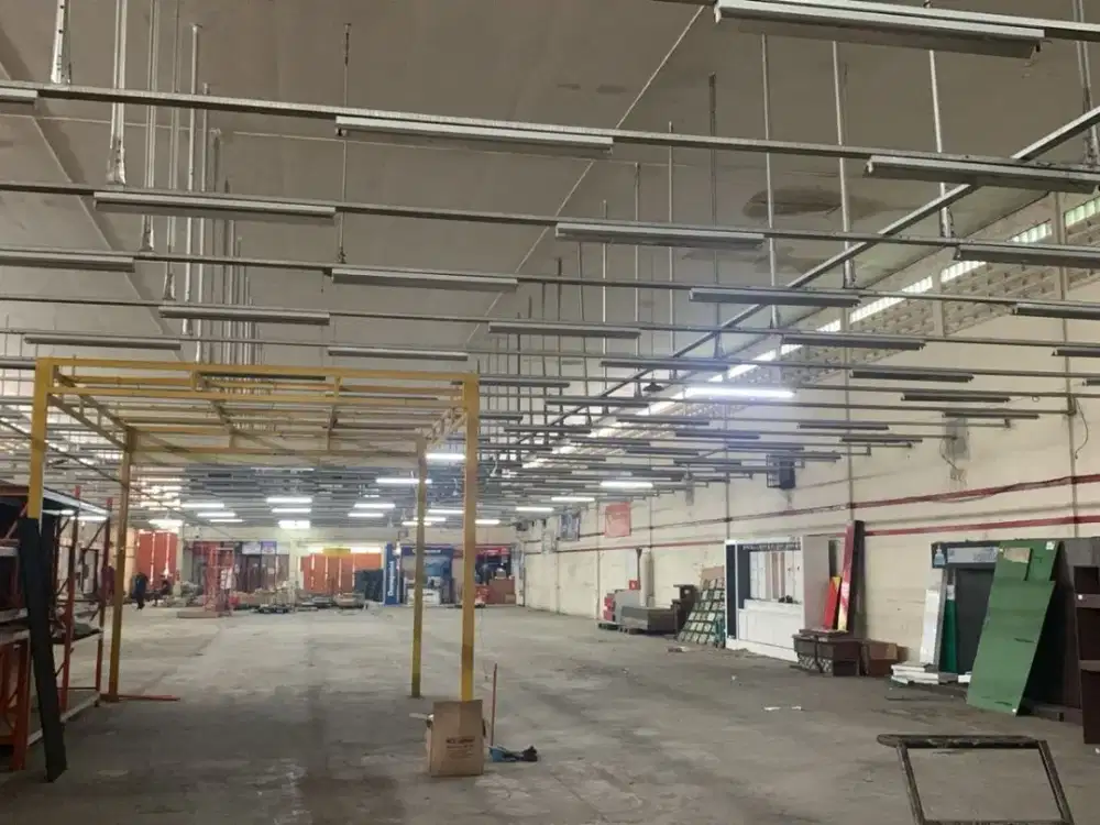 Dijual / Disewakan Gudang & Tempat Usaha Strategis di Petukangan Raya, Ciledug Jakarta Selatan