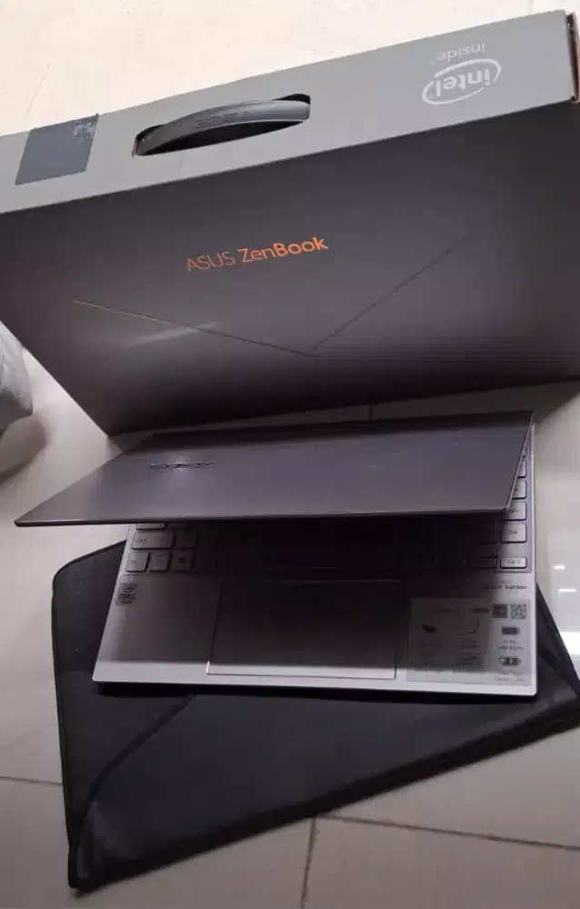 Laptop asus zenBook 13 incb ux325j