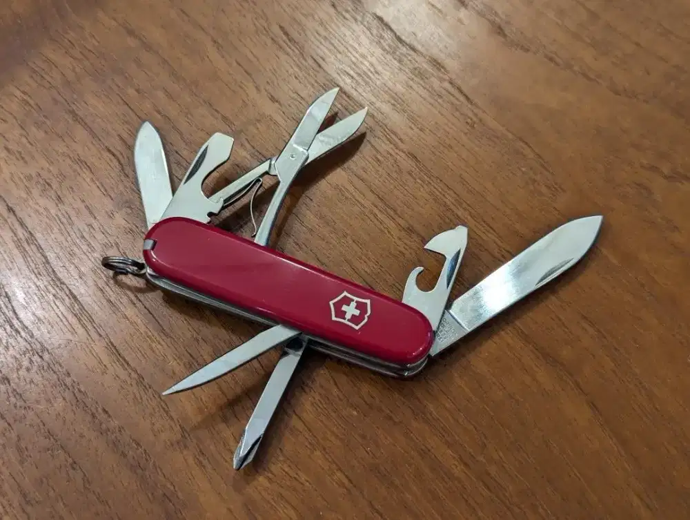 Victorinox Tinker Swiss Army Pisau Multi Tools Lipat Outdoor Survival
