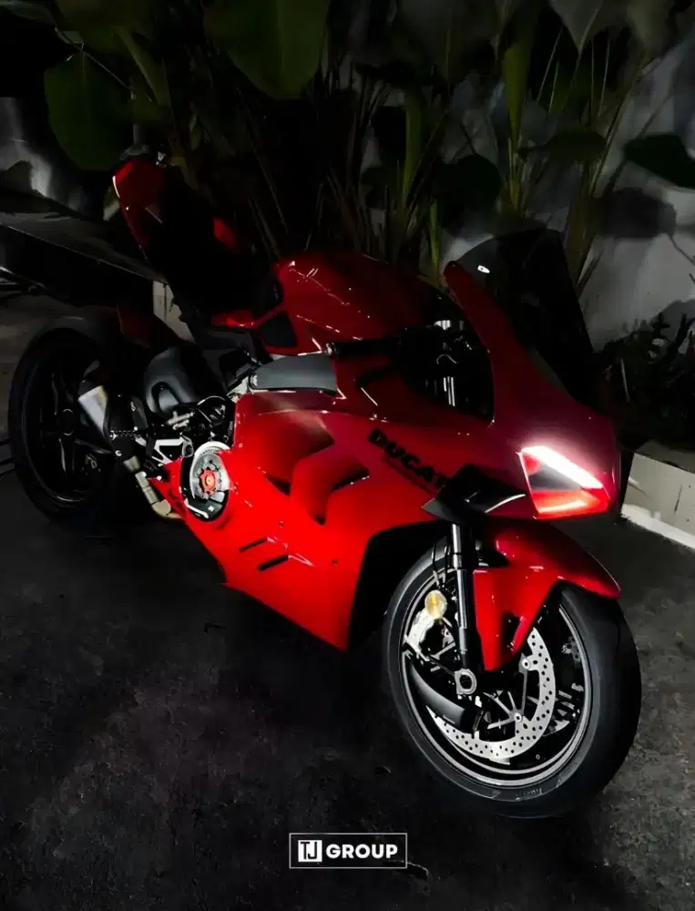 Ducati V4 Base 2023/2024