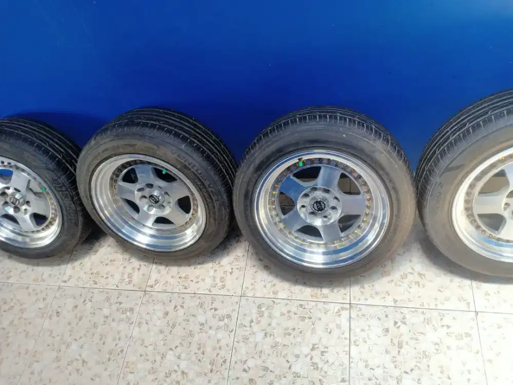 Velg racing dan ban 195/55 R15