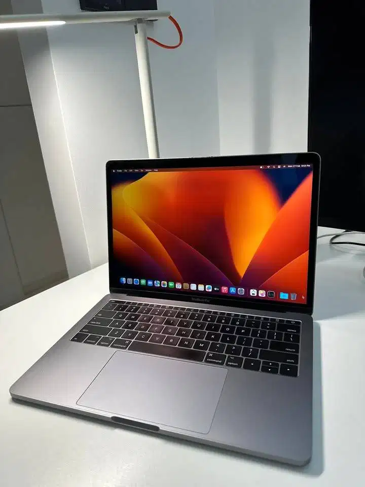Macbook Pro 13 Inch 2017 (16 GB - 256 SSD)