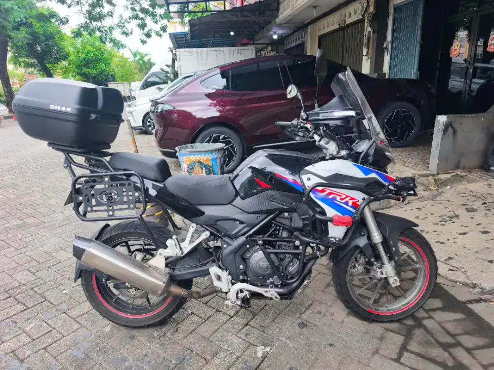 Benelli trk 251 ABS black full modif