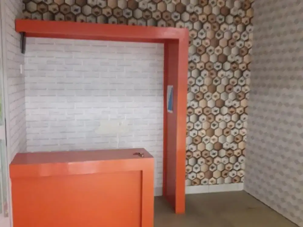 Di jual / di sewakan murah stan di Royal Plasa Surabaya