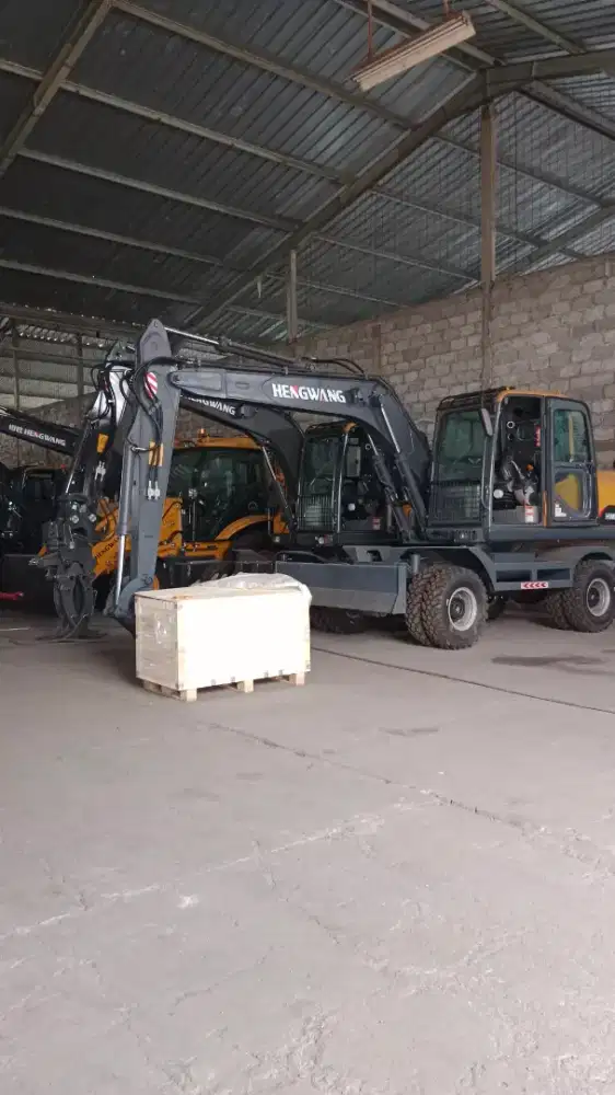 Excavator baru, HW dan HWL PC 80