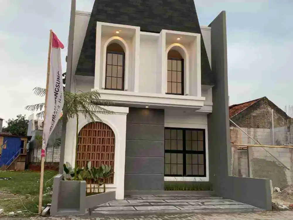 di jual rumah 2 lantai lokasi pinggir jalan di cinangka depok