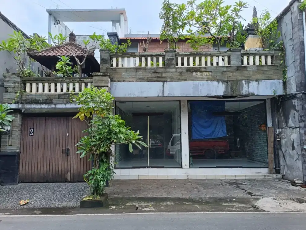 Dijual Rumah 2,5 Lantai di Jl. Taman Giri - Benoa.