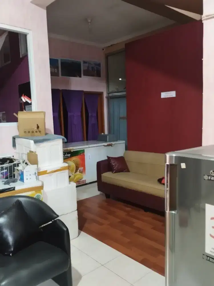 Asisten rumah tangga Dan produksi