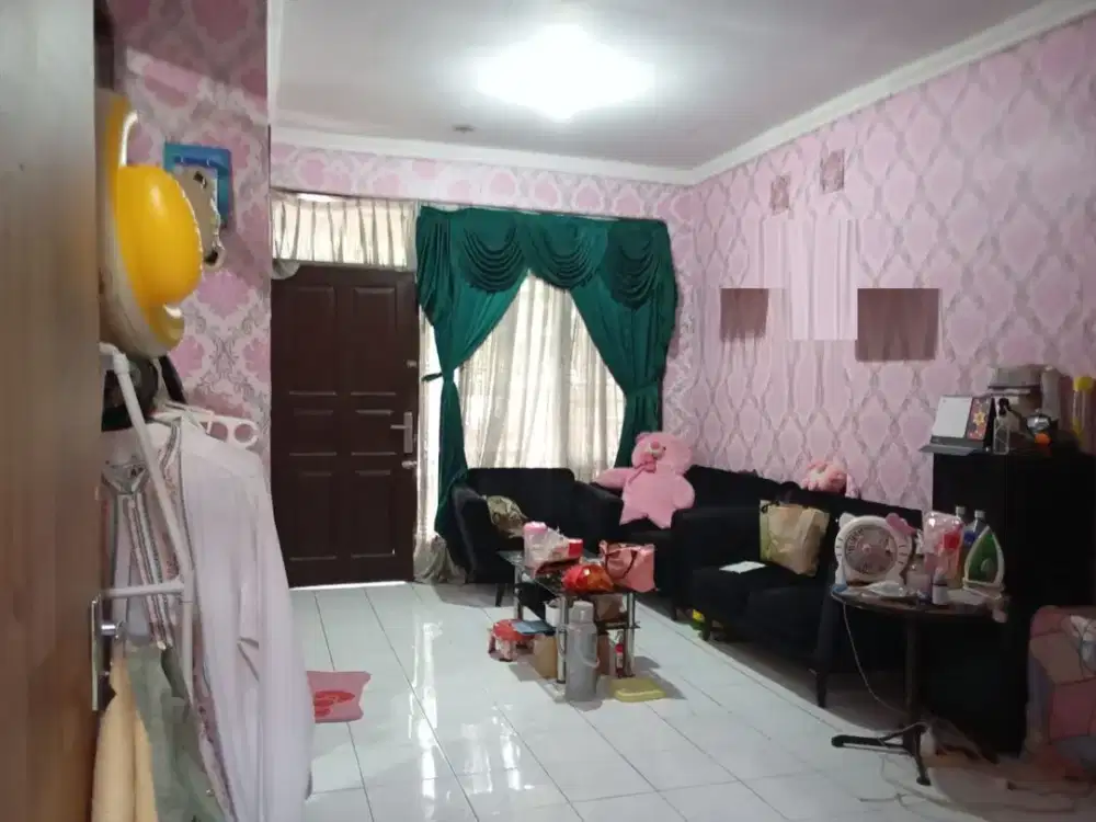 Rumah Strategis, Nyaman Dihuni di Taman Kopo Indah 1