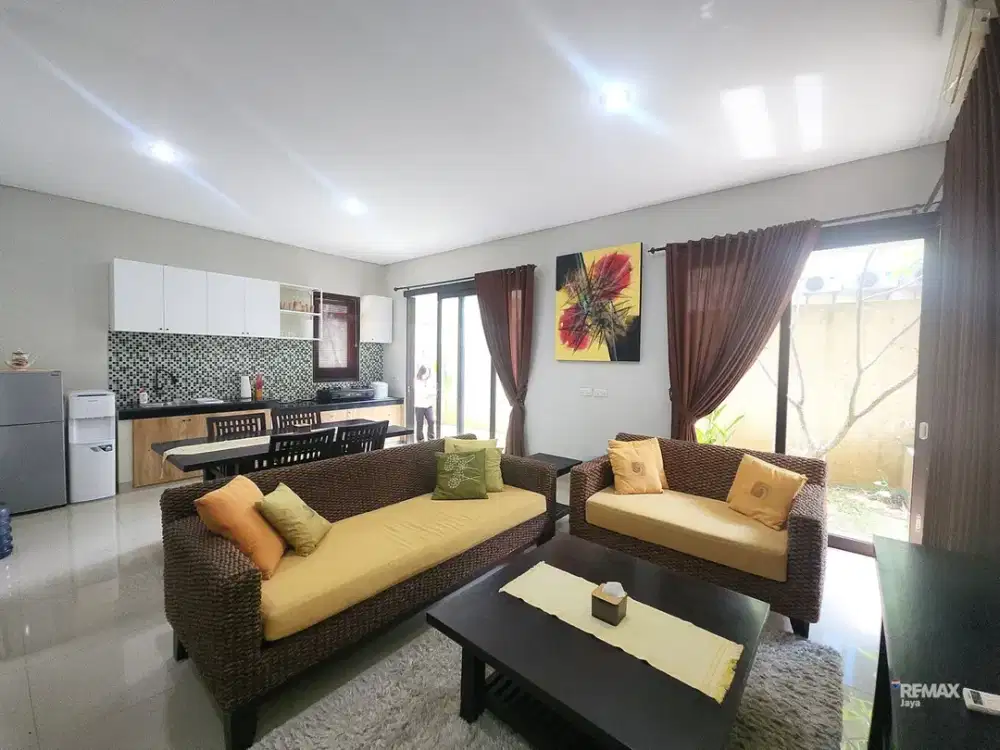 Rumah dalam komplek one gate system dijual diKuta.