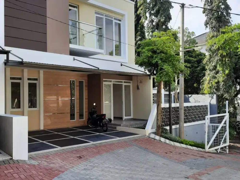 Jual Rumah KOKOH 2 LAntai SEJUK dan ASRI di Gegerkalong dekat Setiabudi Dan Sarijadi Pasteur Bandung