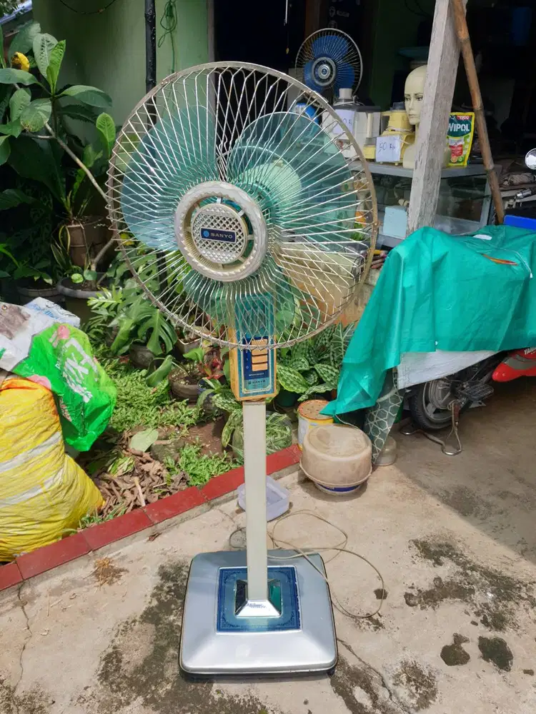 vintage kipas angin diri sanyo