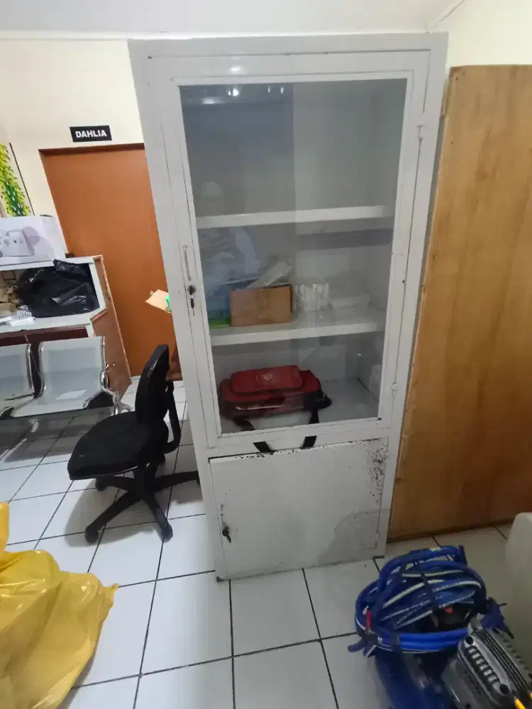 Lemari obat 1 pintu