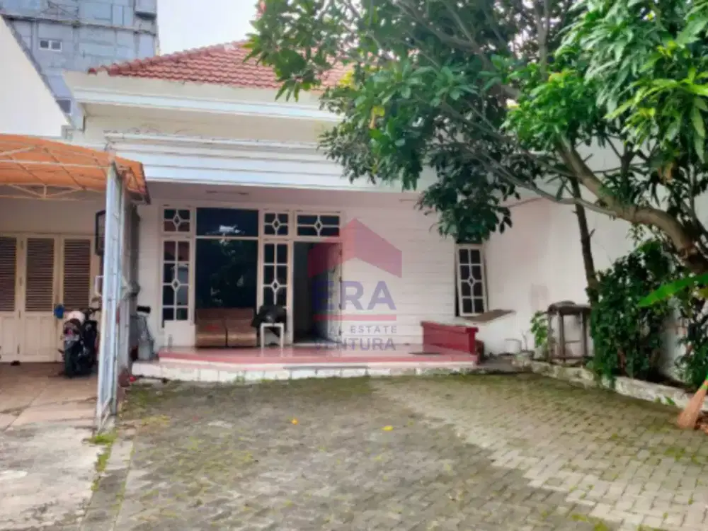 Disewakan Rumah Kantor Cocok Untuk Usaha Cafe, Salon, Jalan Sumatra, Strategis Tengah Kota Surabaya Pusat