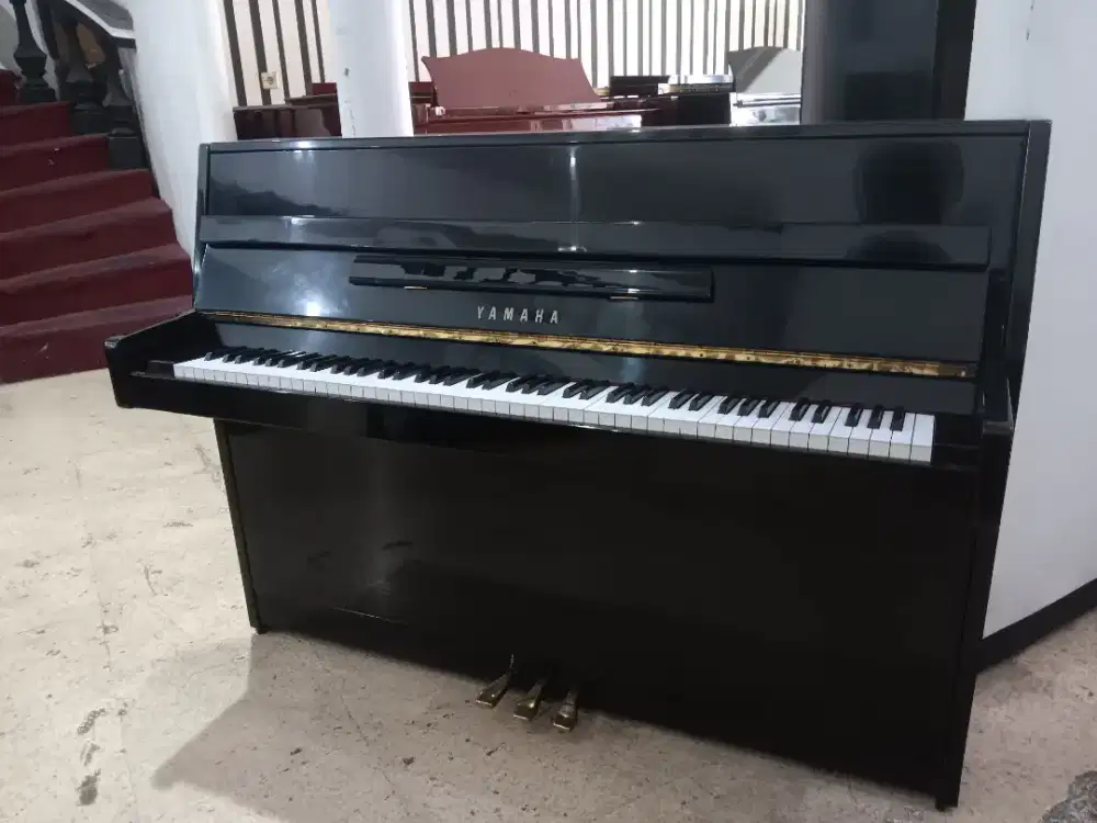 Piano Yamaha Jepang