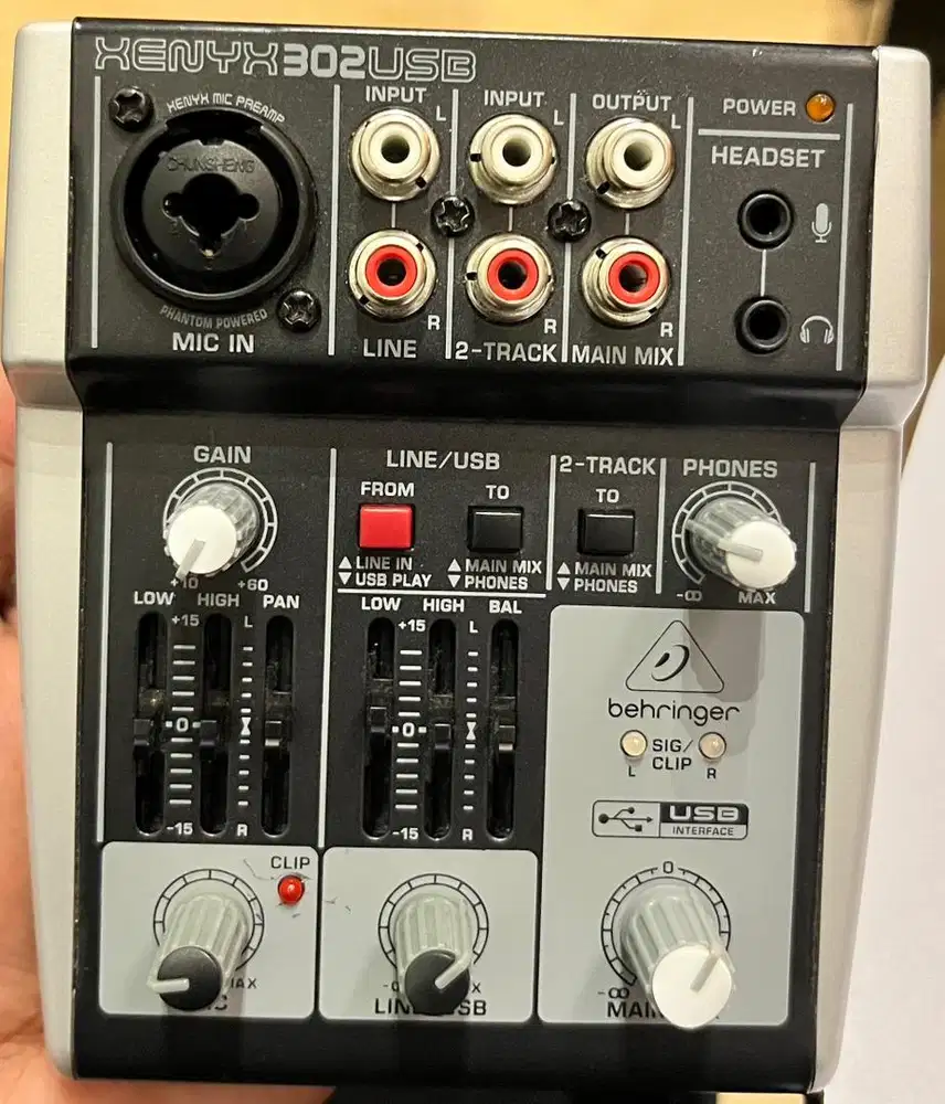 Mixer Behringer Xenyx 302 usb