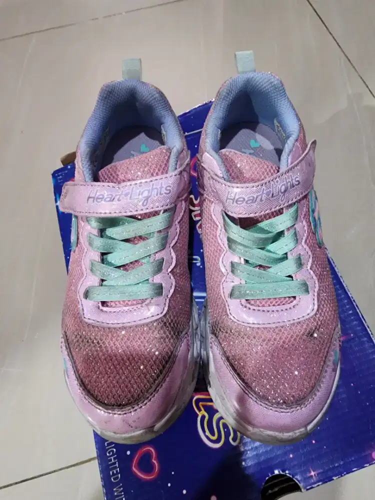 Sepati anak skechers