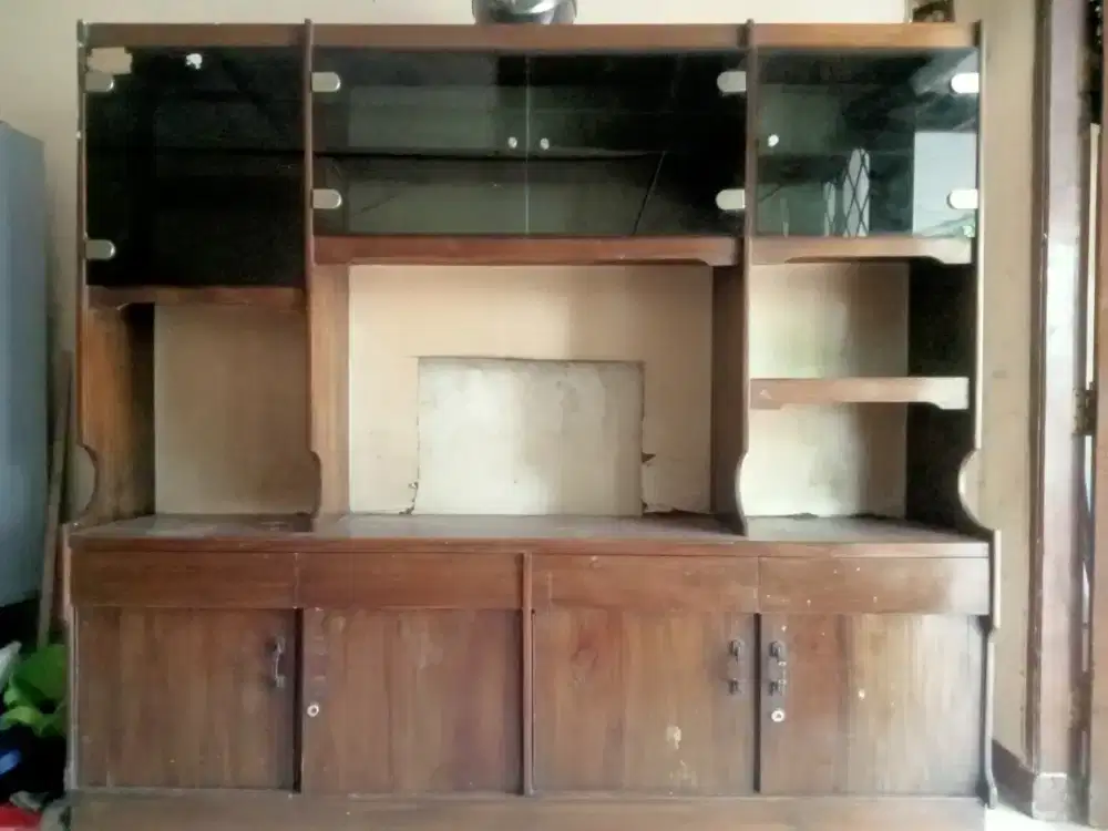 Lemari kayu jati lawas