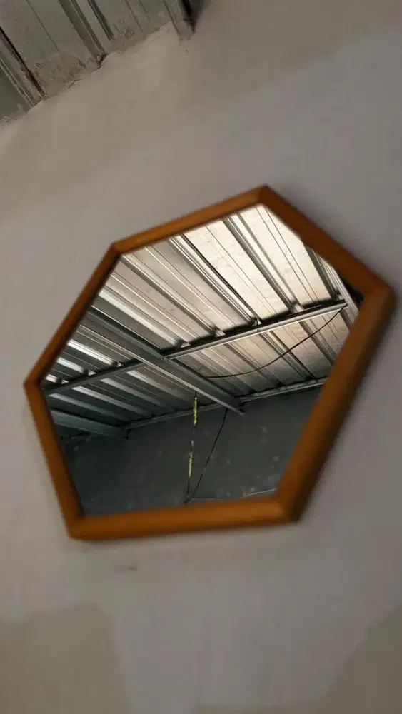 Cermin Kaca Kayu Hexagonal