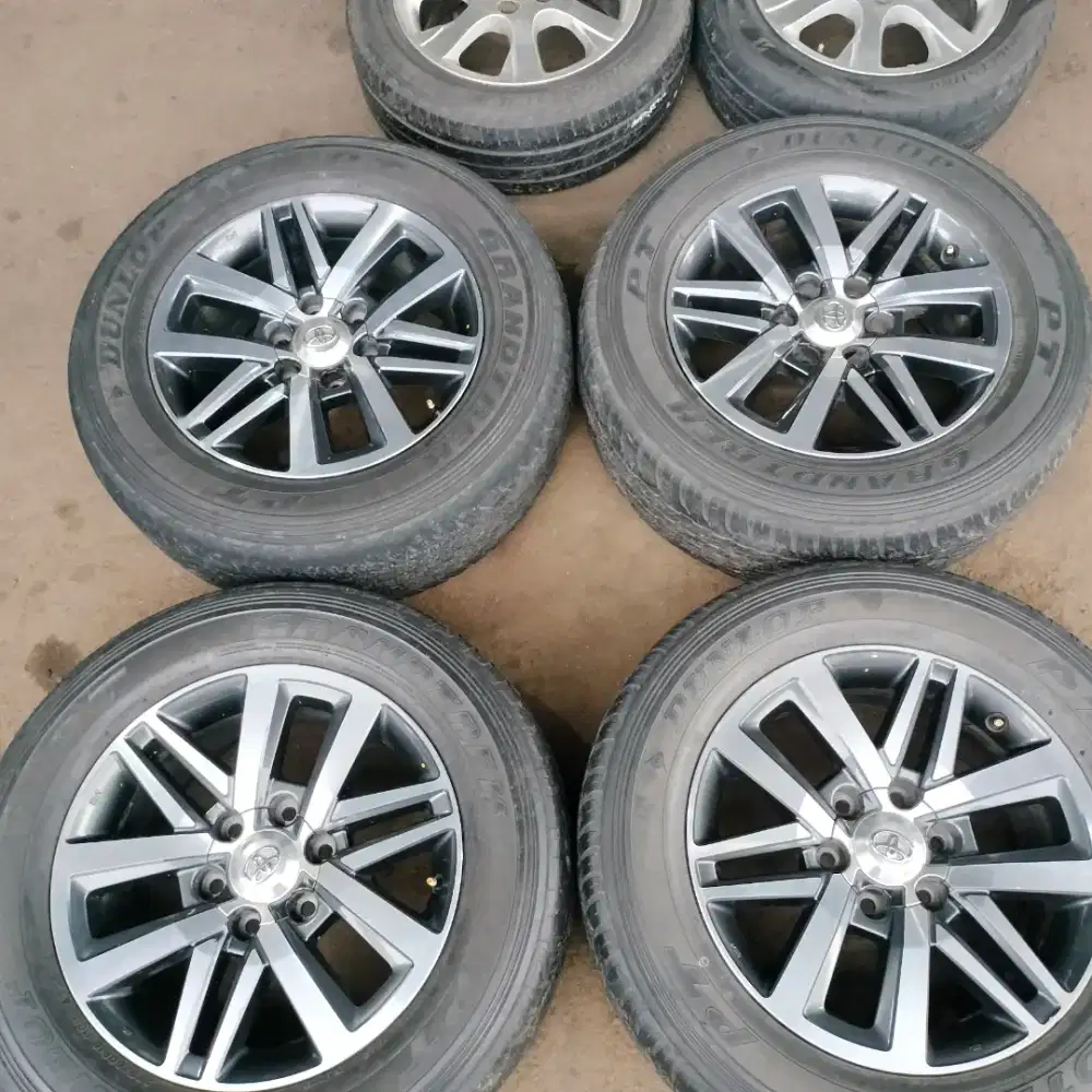 Velg original Toyota Fortuner vrz ring 18 pcd 6x139,7 ban 265/60 R18