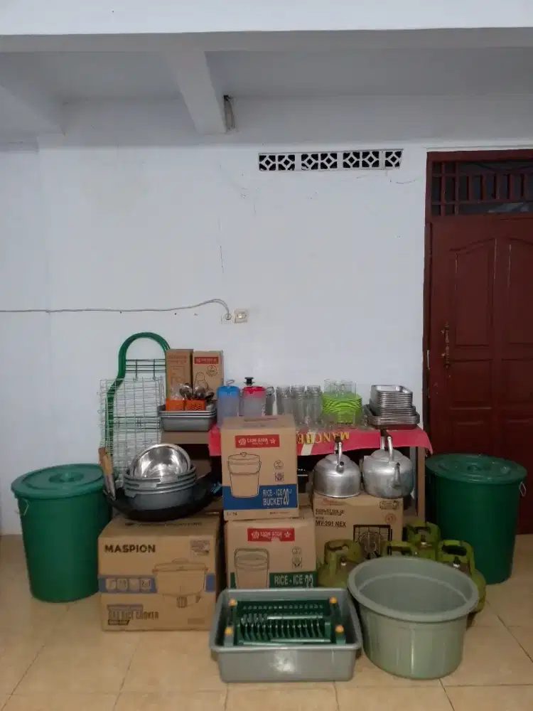 Dijual Perlengkapan Usaha Warung Makan/Warkop