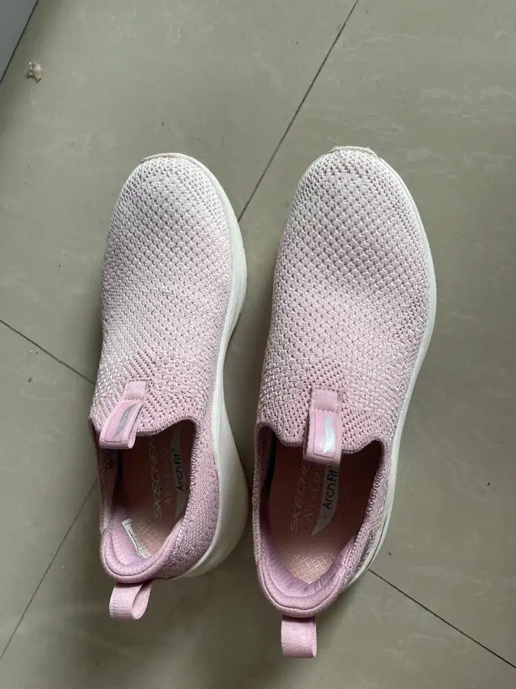 Sneakers wanita pink