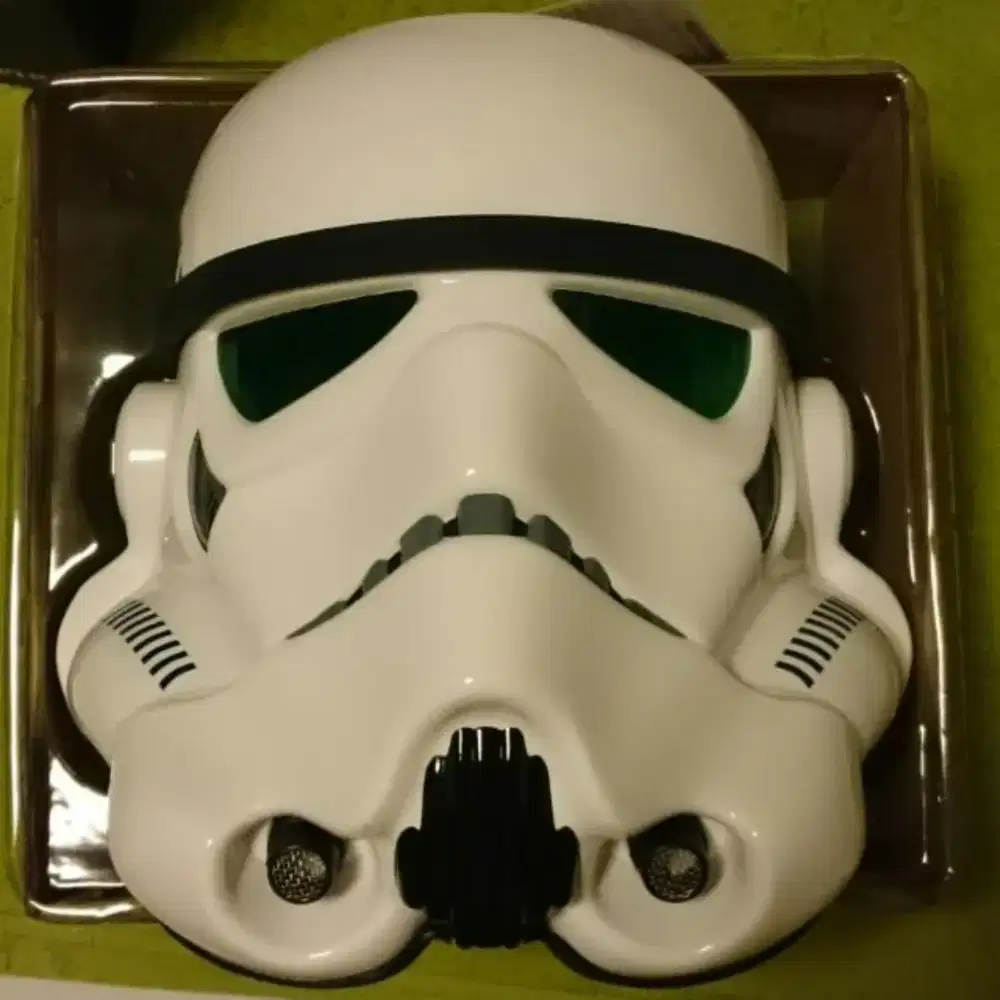 Stormtrooper 1:1 Helmet

Mask EFX