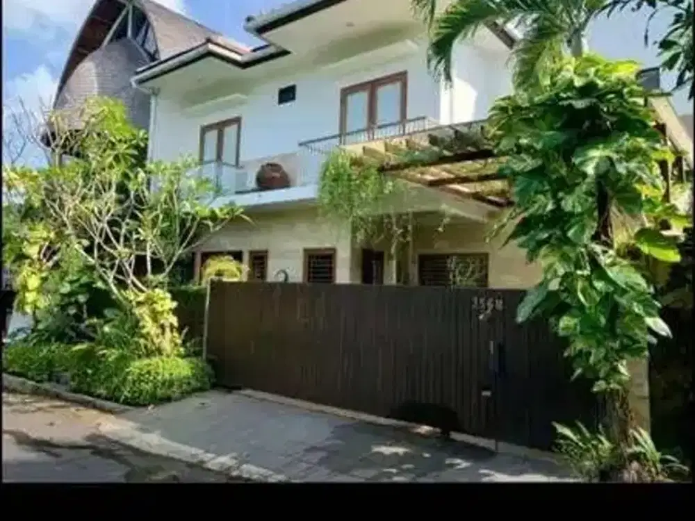 Dijual Villa Modern Lingk Elite di Nusa Dua Fully Furnished.