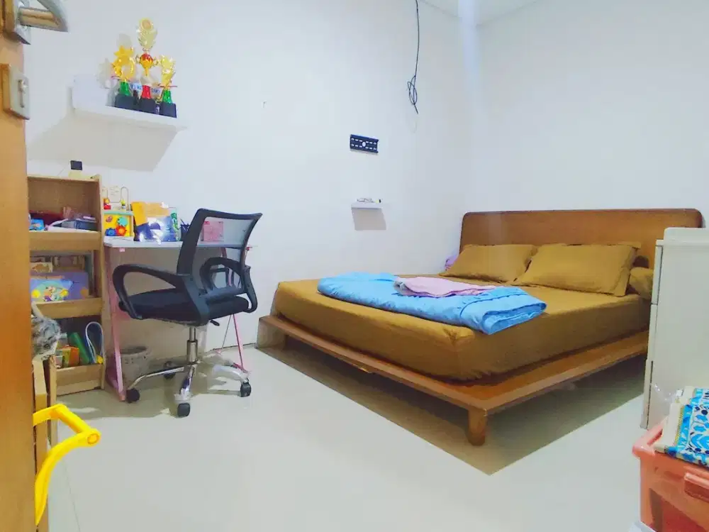 Rumah Strategis dekat The Park Sawangan Siap Huni Dibantu KPR J-34892