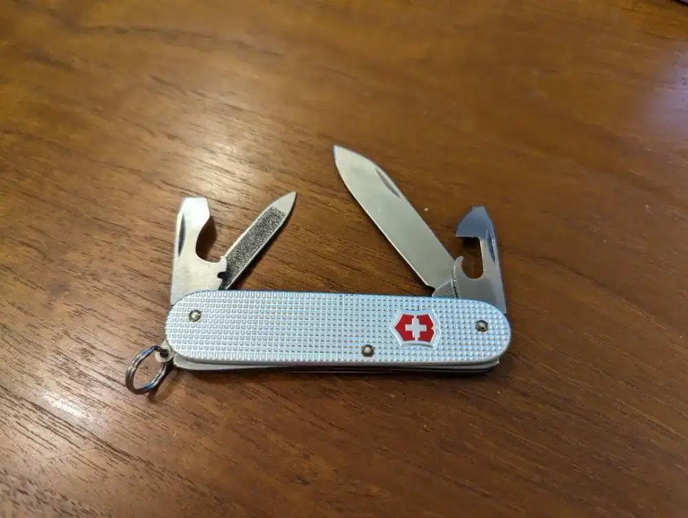 Victorinox Cadet Alox Swiss Army Pisau Lipat Outdoor Multifungsi Tools