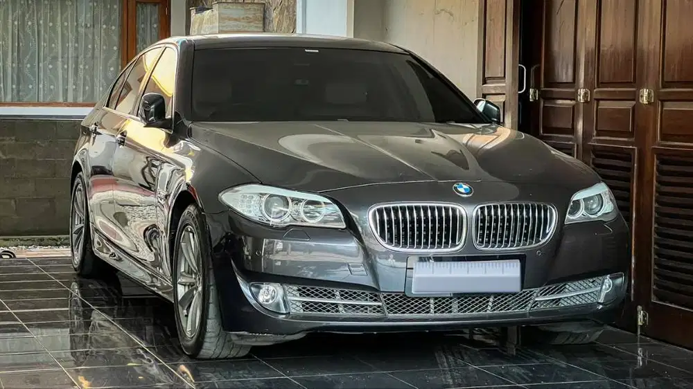 BMW 52Oi 2013 Silver Metallic