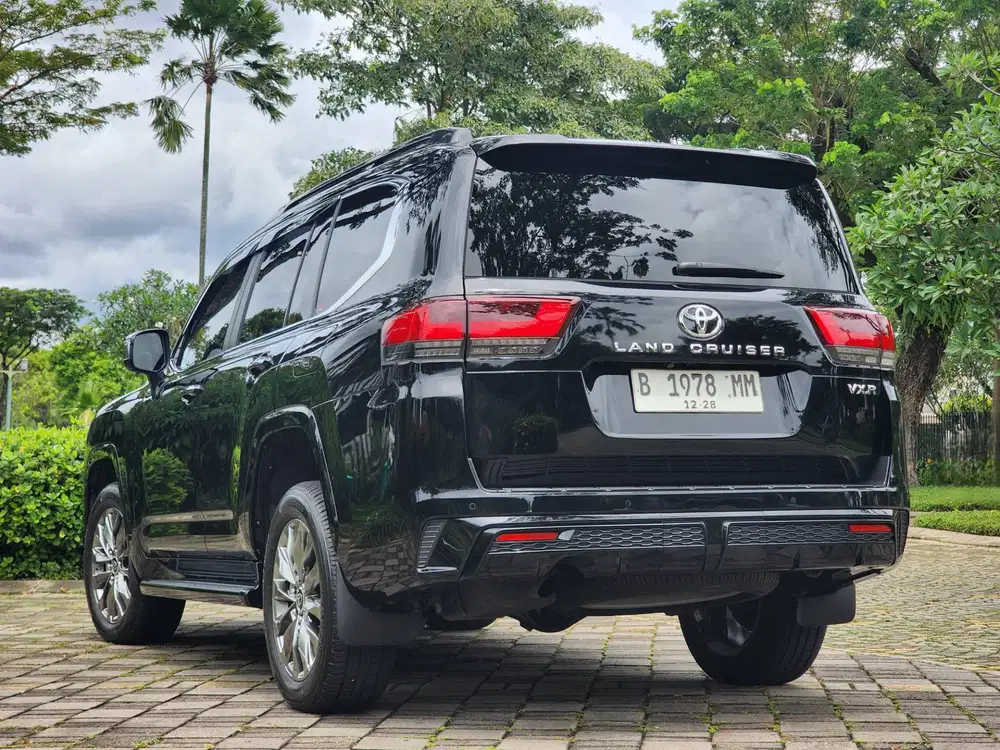 KM.7.RB ANTIK| LAND CRUISER VX-R 300 ATPM 2023 HITAM RASA BARU| VXR