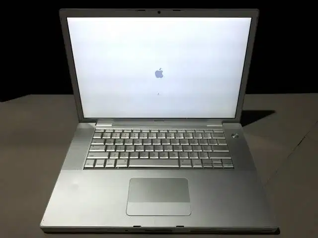 MacBook Pro A1226 Core 2 Duo 2.2GHz 15 RAM 4GB HDD 320GB Seken