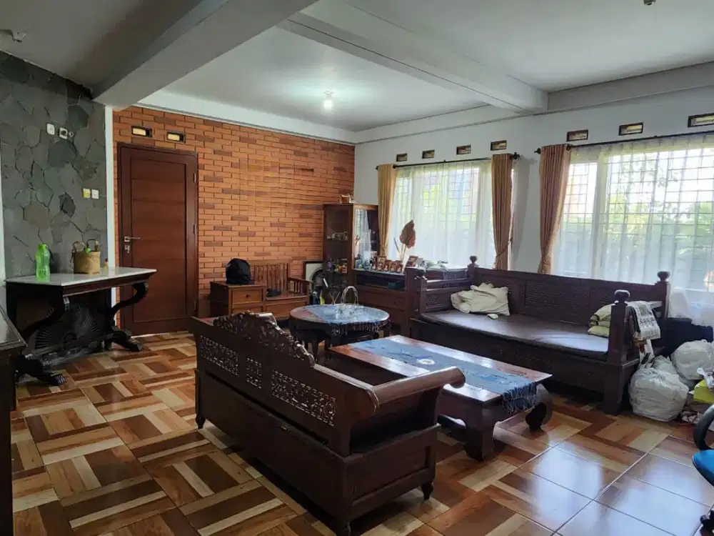 Dijual Rumah 2 Lantai Terawat di Komplek Setiabudi Regency